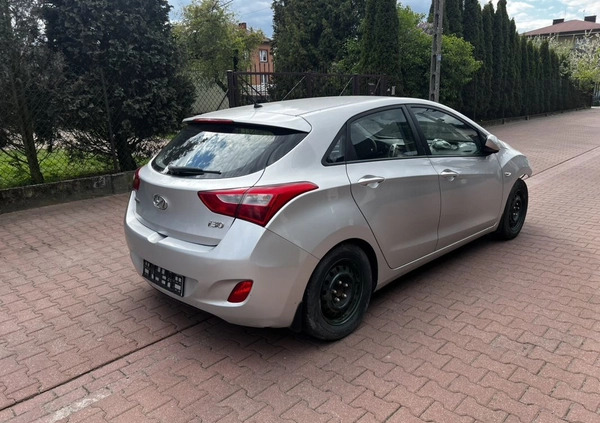 Hyundai I30 cena 7500 przebieg: 341000, rok produkcji 2012 z Oświęcim małe 46